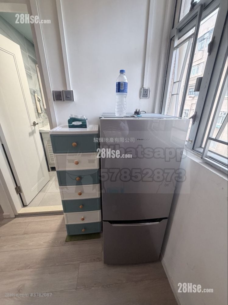 Houston Court Rental 2 Bedrooms , 1 Bathroom 240 ft²