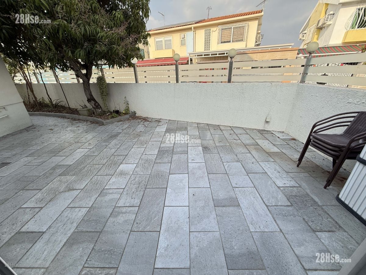 Fairview Park Sell 3 Bedrooms , 2 Bathrooms 915 ft²