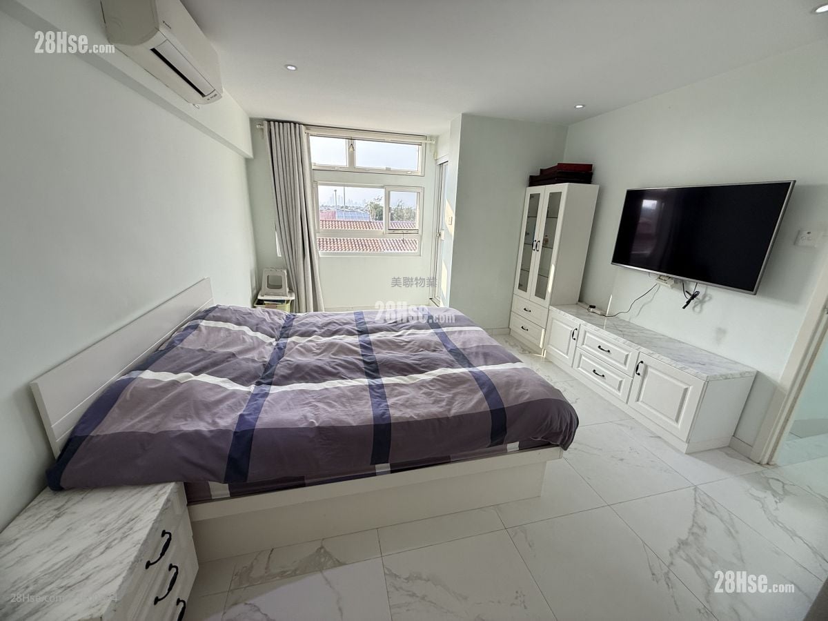 Fairview Park Sell 3 Bedrooms , 2 Bathrooms 915 ft²