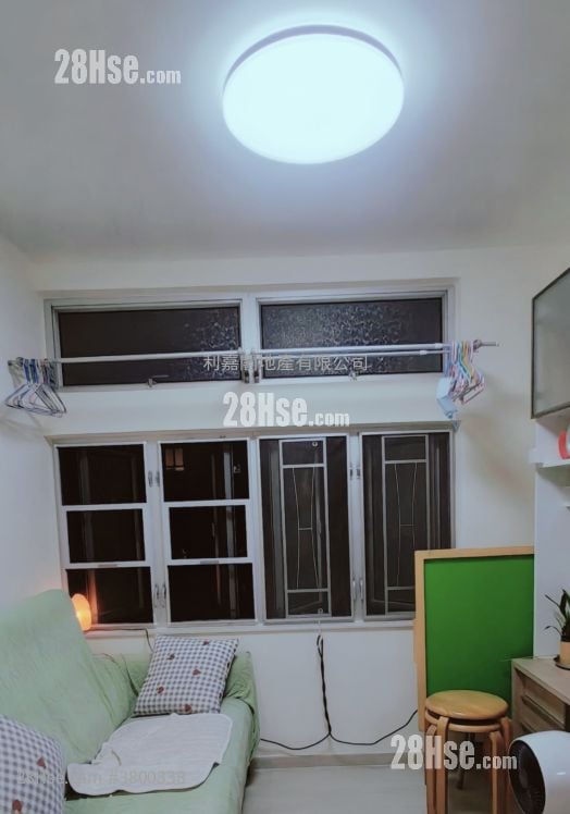 Sun Kwai Hing Gardens Sell 2 Bedrooms , 1 Bathroom 480 ft²