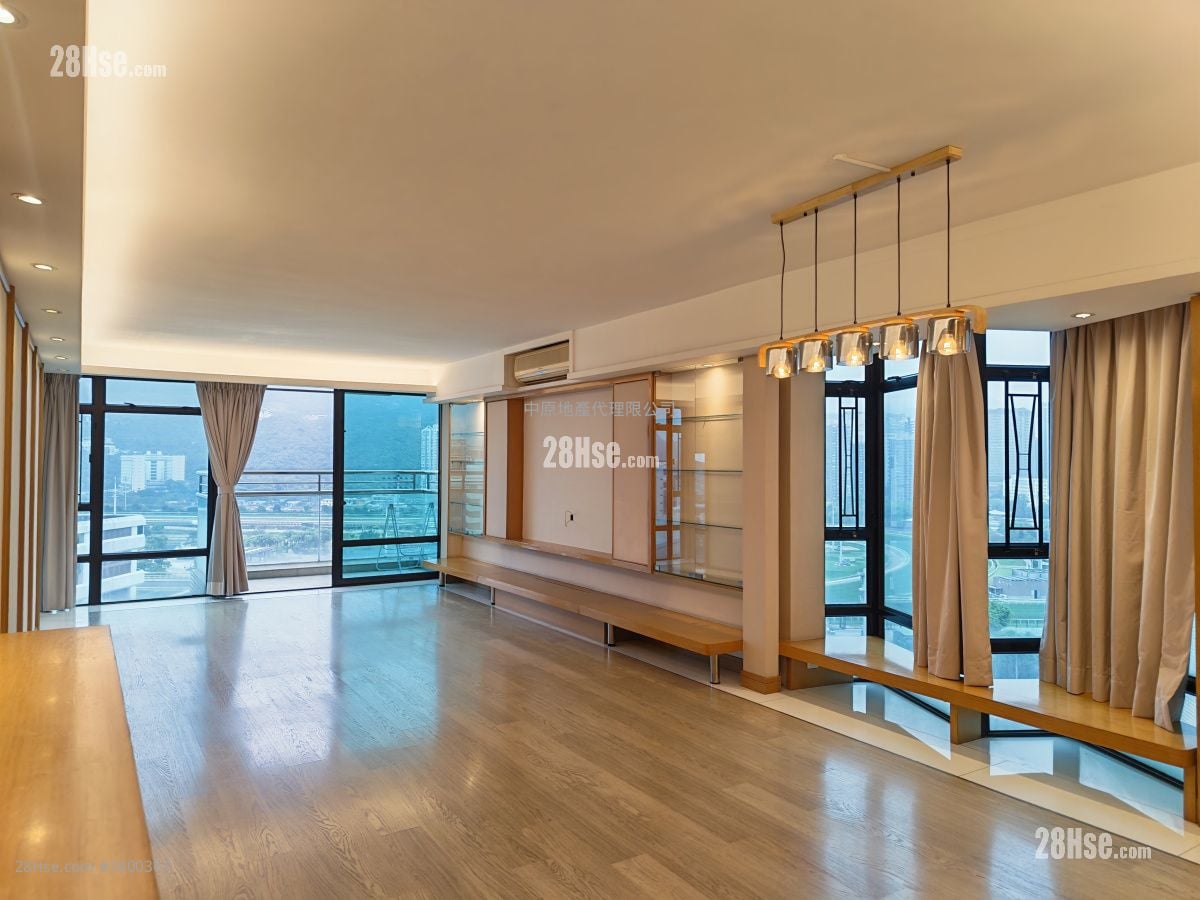 Royal Ascot Rental 3 Bathrooms 1,373 ft²