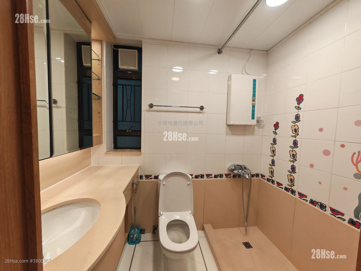 Royal Ascot Rental 3 Bathrooms 1,373 ft²