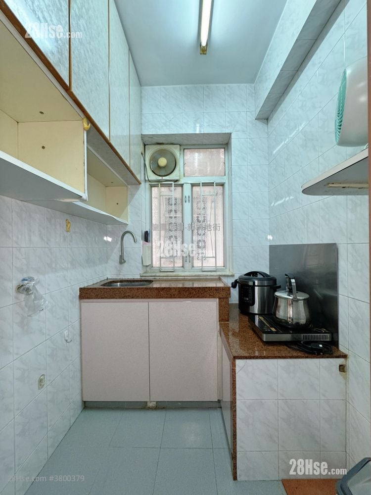 中坚楼 租盘 2 房 320 平方尺