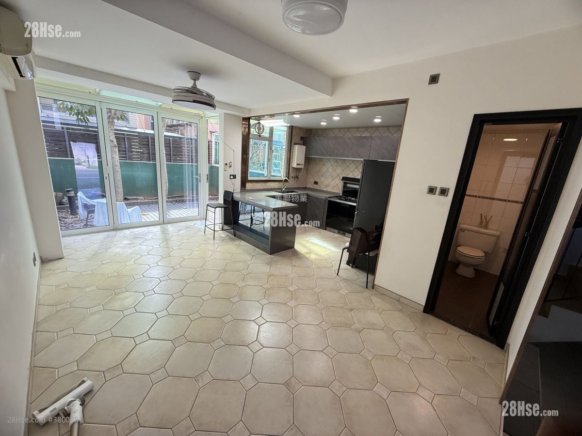 Royal Palms Sell 3 Bedrooms , 3 Bathrooms 1,389 ft²