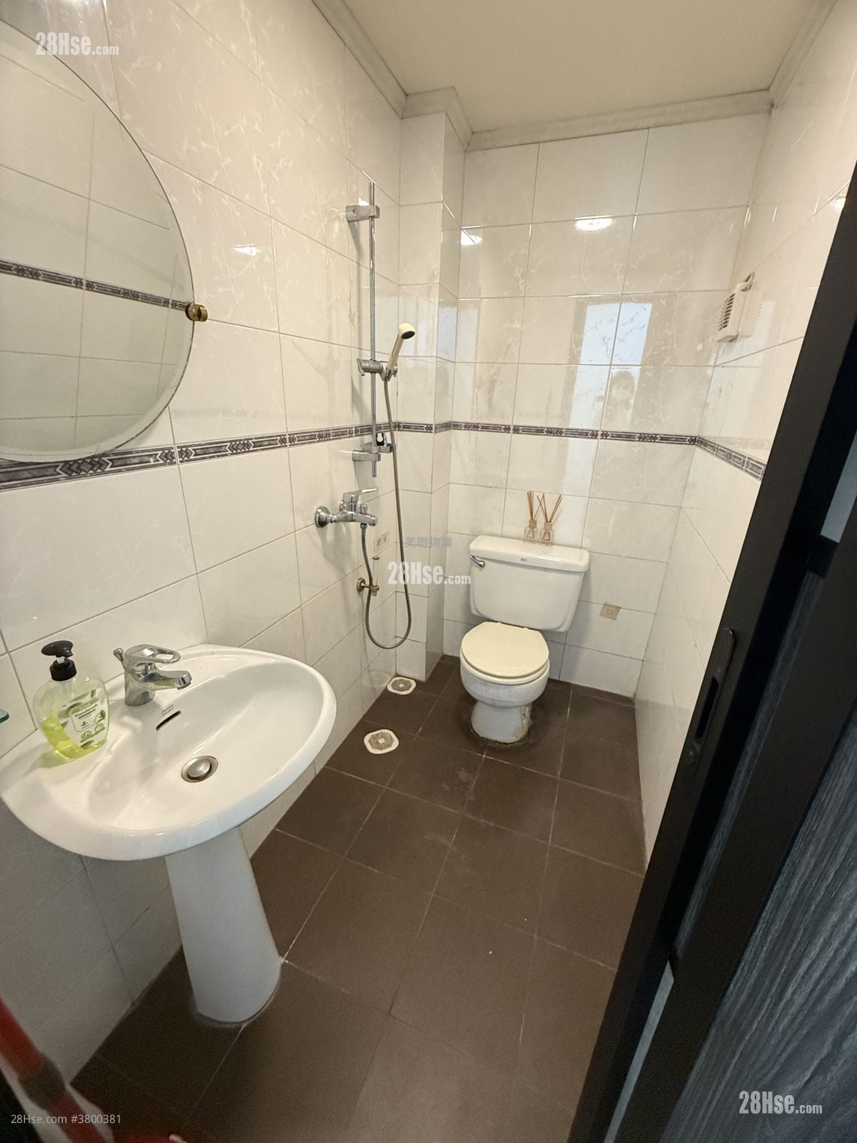 Royal Palms Sell 3 Bedrooms , 3 Bathrooms 1,389 ft²