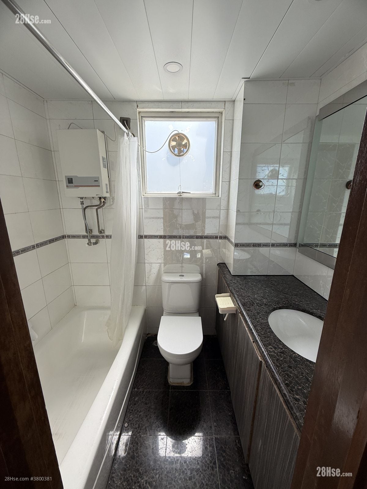 Royal Palms Sell 3 Bedrooms , 3 Bathrooms 1,389 ft²