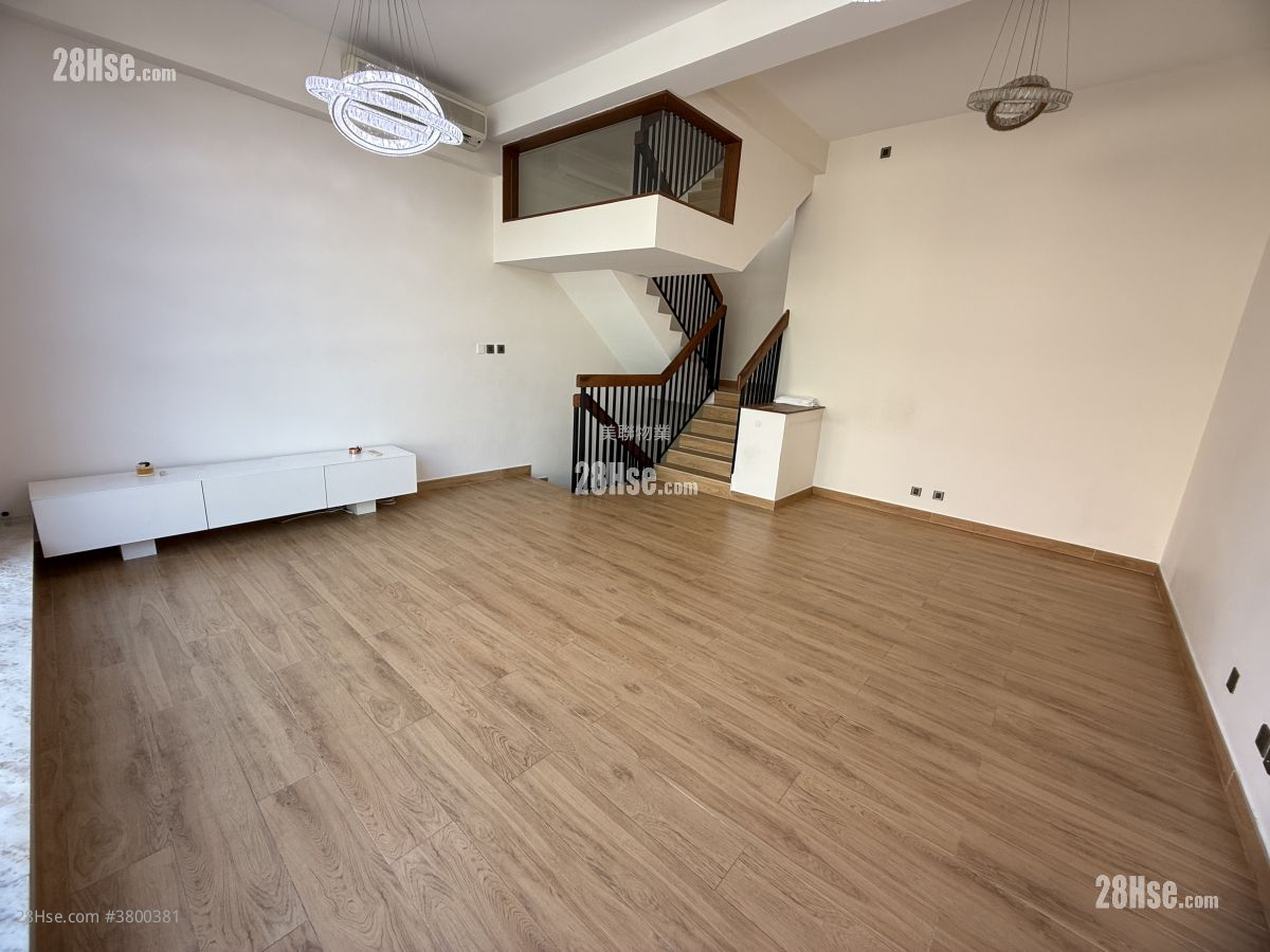 Royal Palms Sell 3 Bedrooms , 3 Bathrooms 1,389 ft²