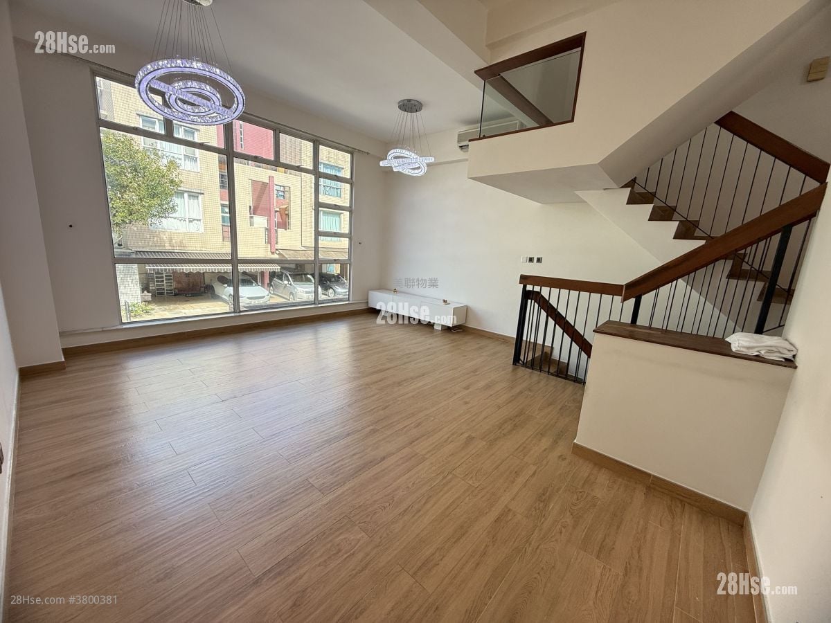 Royal Palms Sell 3 Bedrooms , 3 Bathrooms 1,389 ft²