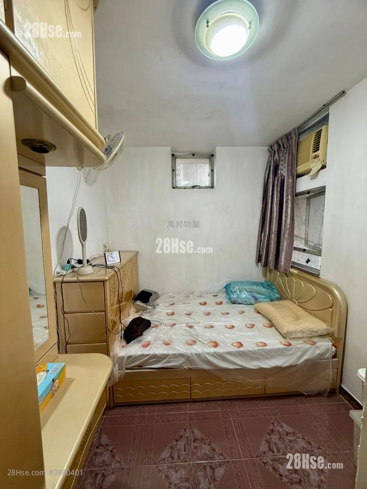 Yee Nga Court Sell 3 Bedrooms , 1 Bathroom 554 ft²