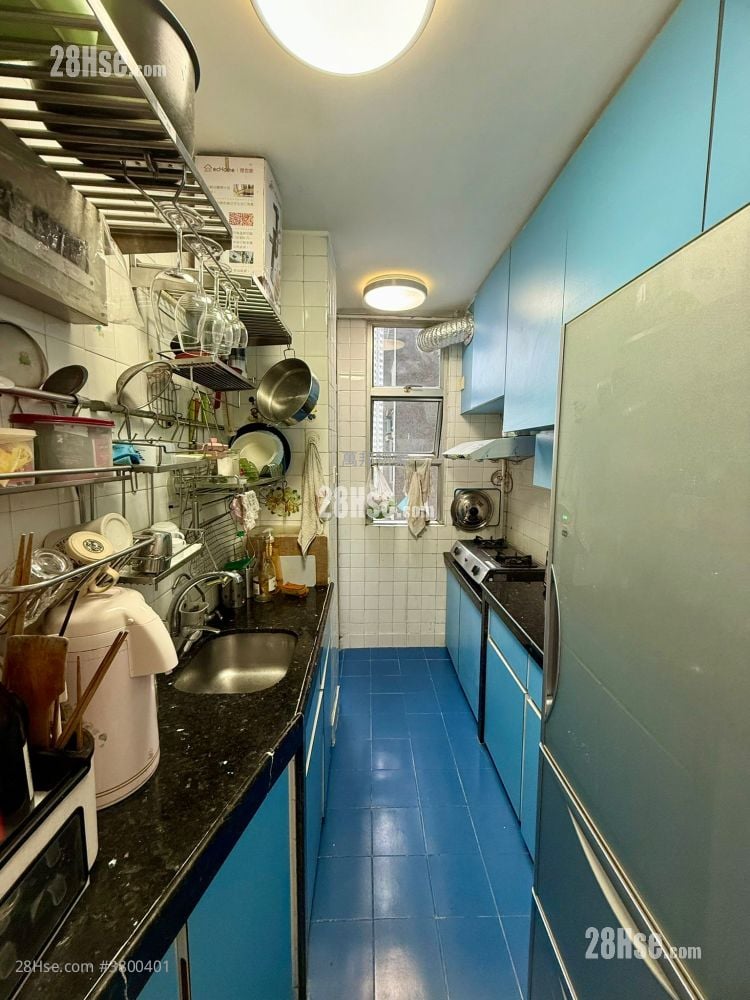 Yee Nga Court Sell 3 Bedrooms , 1 Bathroom 554 ft²