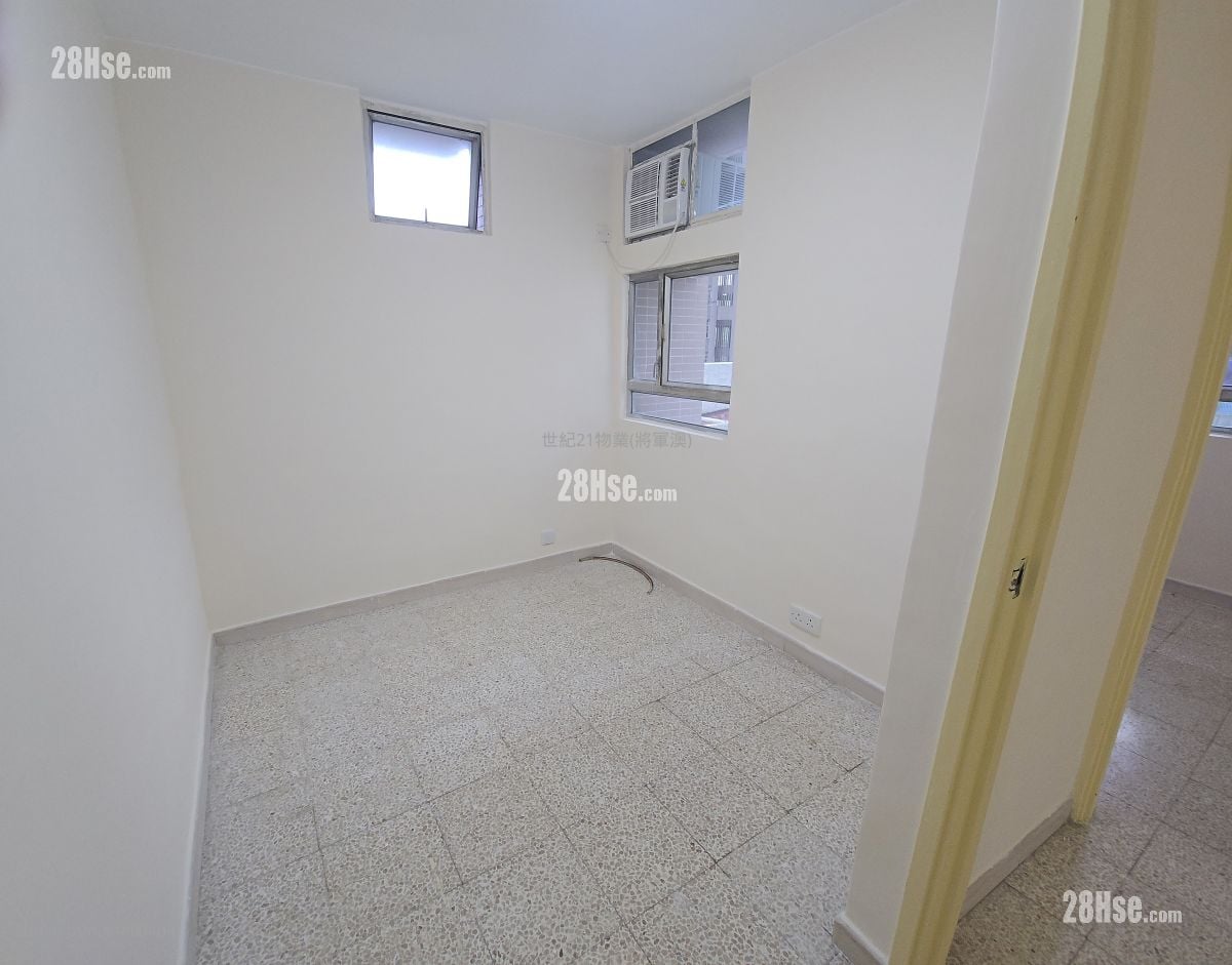 King Ming Court Sell 554 ft²