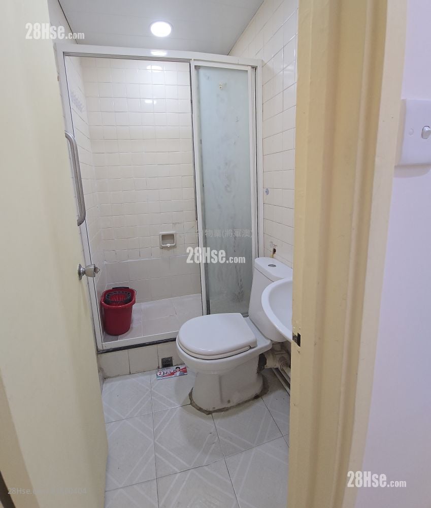 King Ming Court Sell 554 ft²