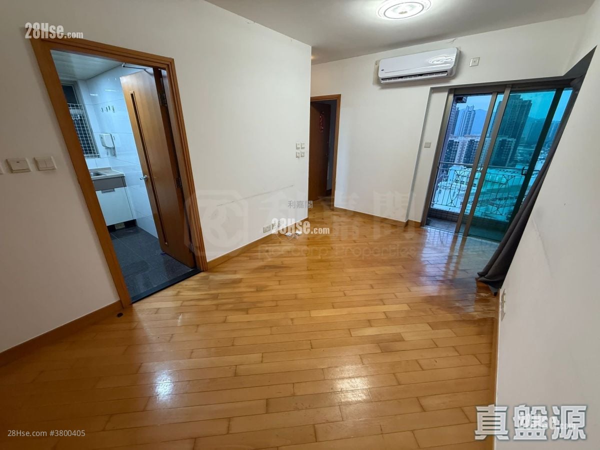 Yoho Town Sell 2 Bedrooms 422 ft²