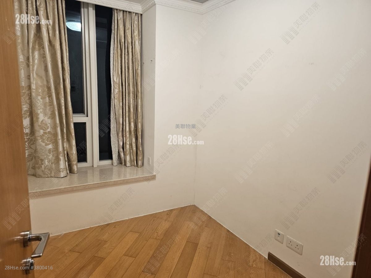 Peak One Rental 3 Bedrooms , 2 Bathrooms 1,027 ft²