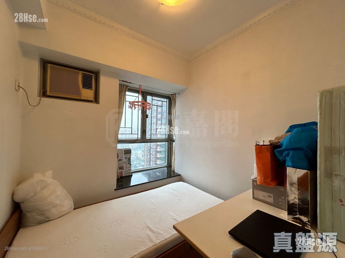 Yoho Town Sell 2 Bedrooms 433 ft²