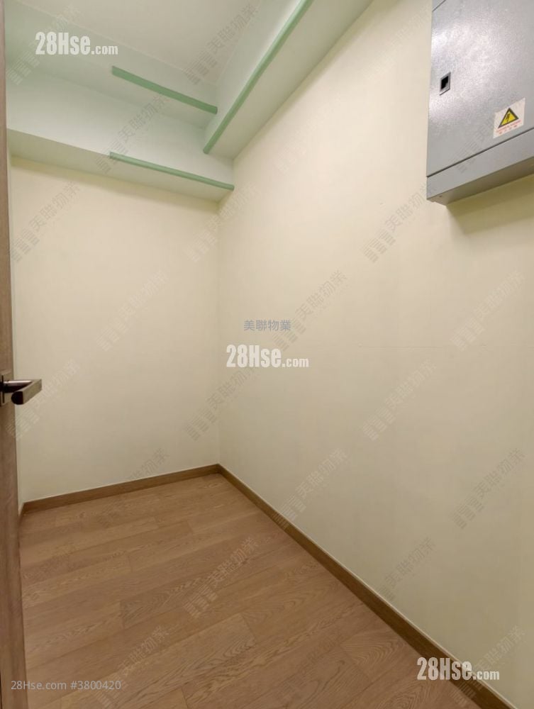 映日湾 租盘 4 房 , 2 浴室 690 平方尺