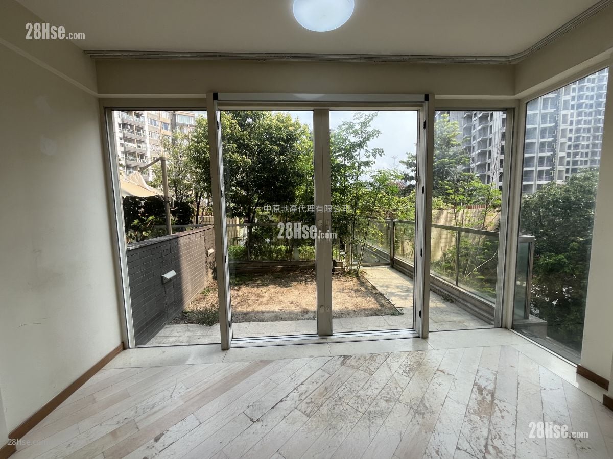 Avignon Sell 5+ Bedrooms , 3 Bathrooms 1,142 ft²