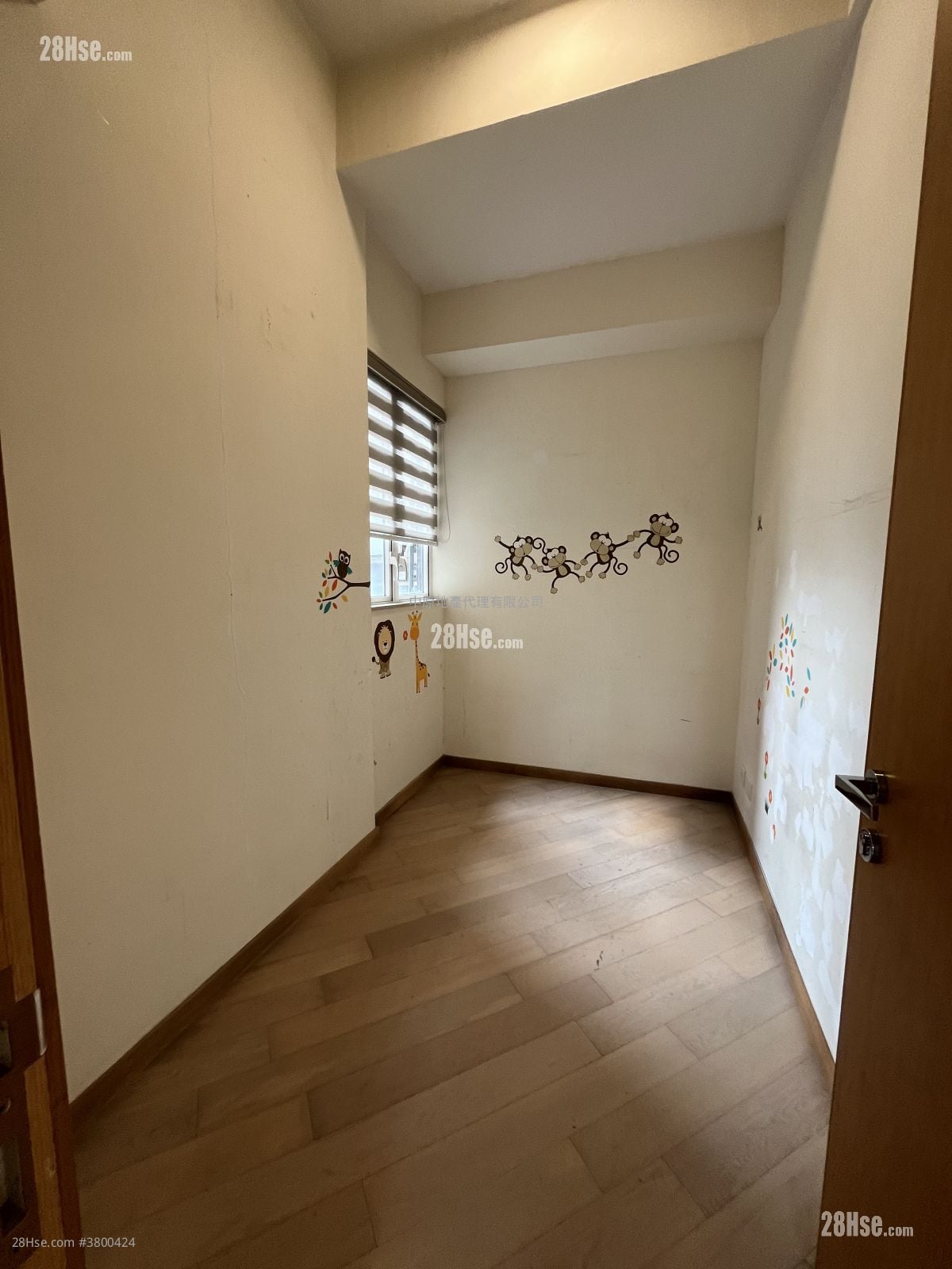 Avignon Sell 5+ Bedrooms , 3 Bathrooms 1,142 ft²