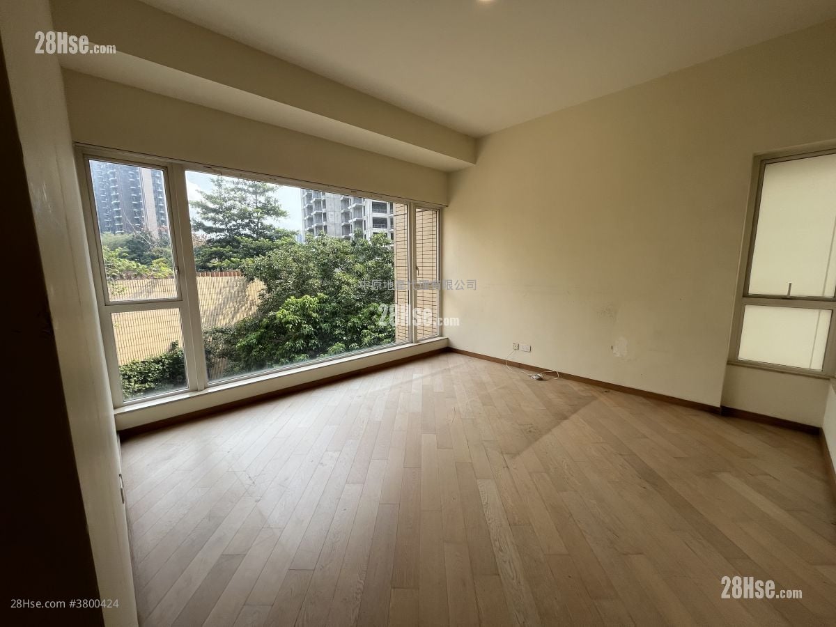 Avignon Sell 5+ Bedrooms , 3 Bathrooms 1,142 ft²