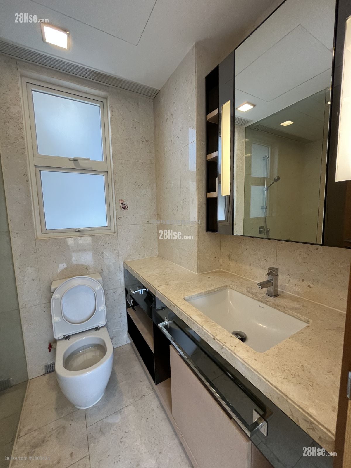 Avignon Sell 5+ Bedrooms , 3 Bathrooms 1,142 ft²