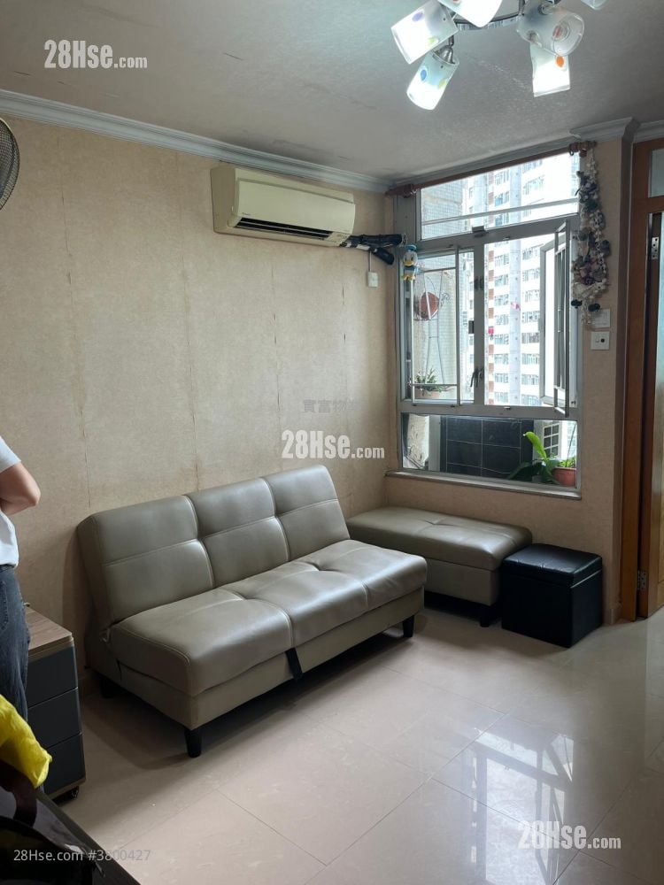 Fu Shin Estate Sell 3 Bedrooms , 1 Bathroom 381 ft²