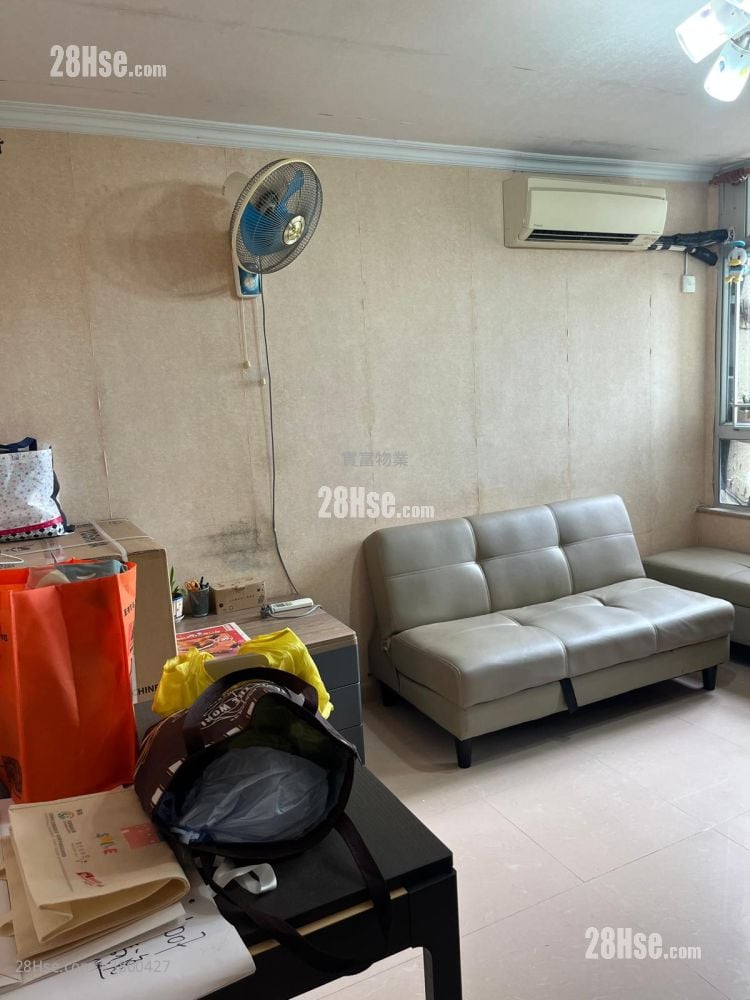 Fu Shin Estate Sell 3 Bedrooms , 1 Bathroom 381 ft²
