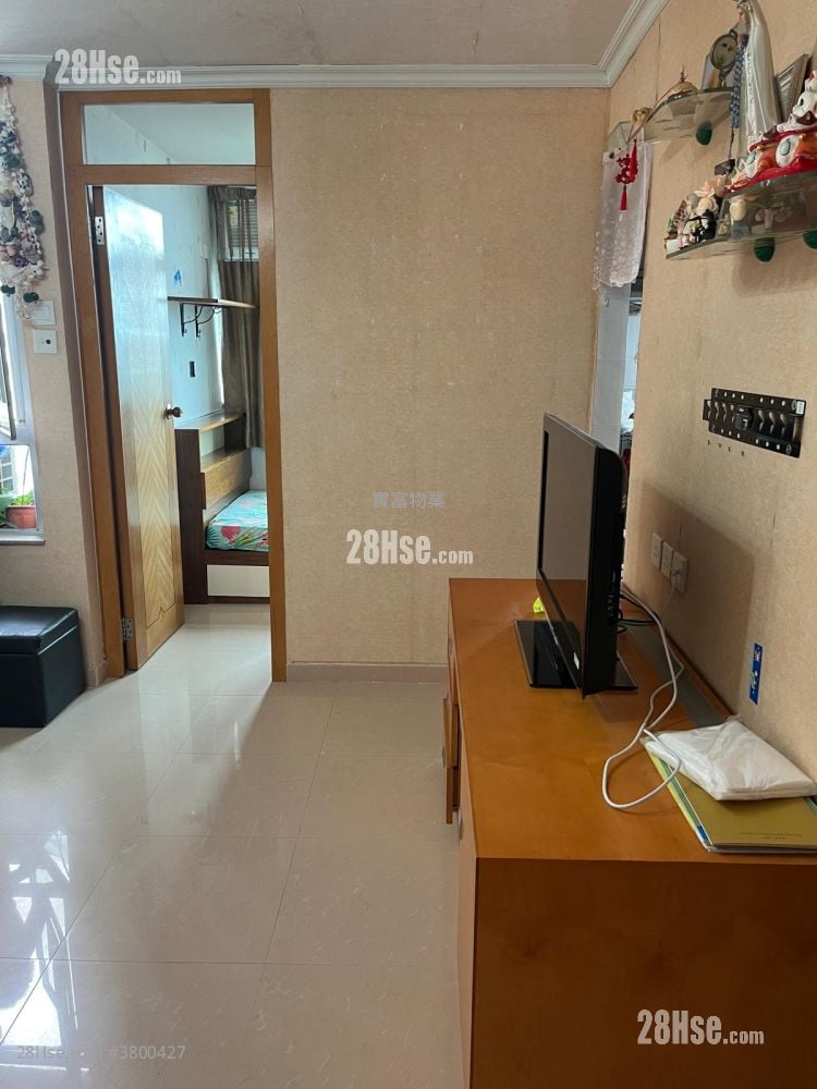 Fu Shin Estate Sell 3 Bedrooms , 1 Bathroom 381 ft²