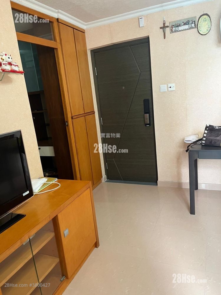 Fu Shin Estate Sell 3 Bedrooms , 1 Bathroom 381 ft²