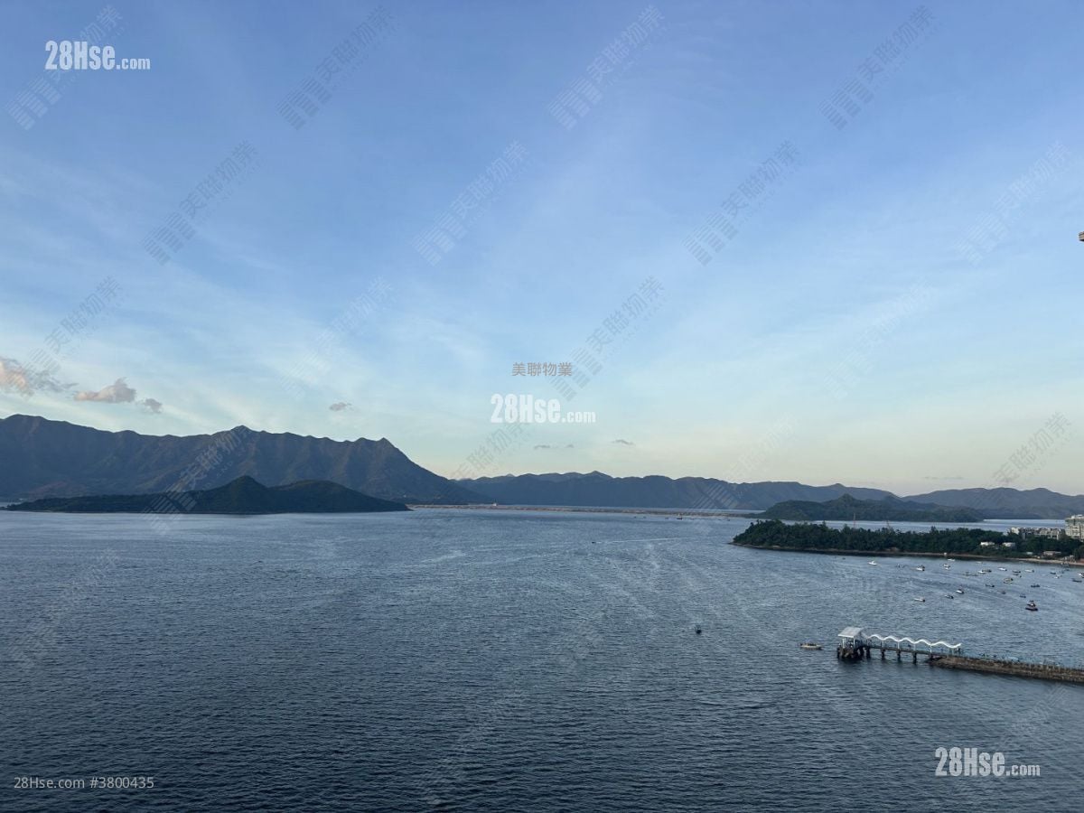 Villa Oceania Sell 5+ Bedrooms , 4 Bathrooms 1,955 ft²