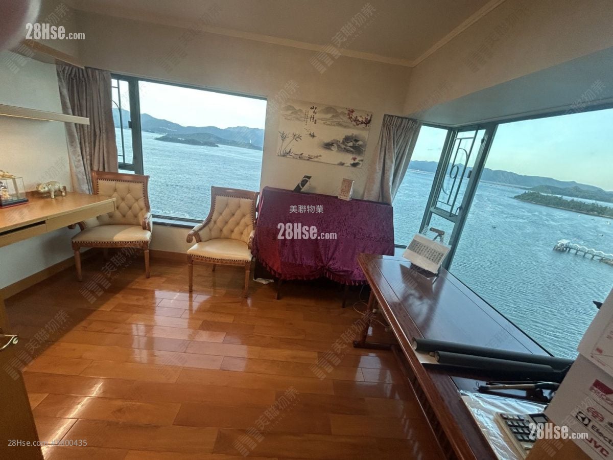 Villa Oceania Sell 5+ Bedrooms , 4 Bathrooms 1,955 ft²