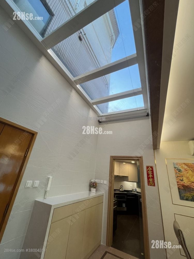 Villa Oceania Sell 5+ Bedrooms , 4 Bathrooms 1,955 ft²