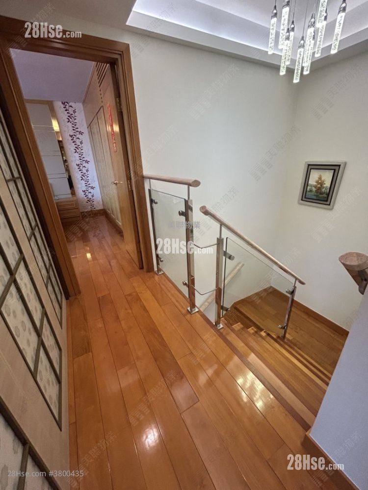 Villa Oceania Sell 5+ Bedrooms , 4 Bathrooms 1,955 ft²