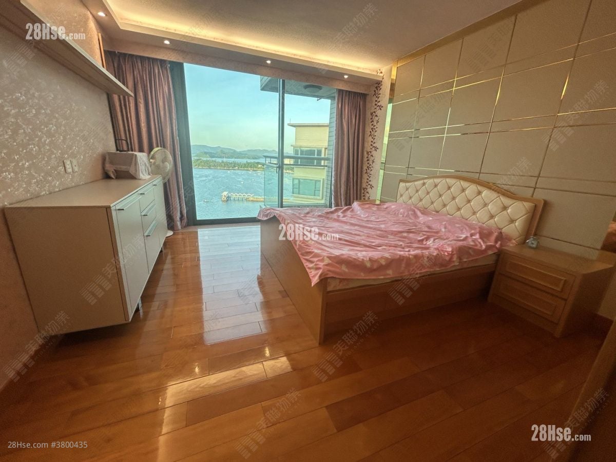 Villa Oceania Sell 5+ Bedrooms , 4 Bathrooms 1,955 ft²