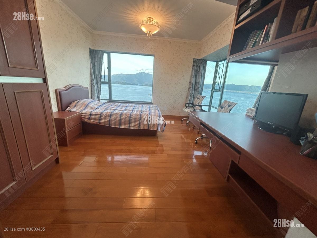 Villa Oceania Sell 5+ Bedrooms , 4 Bathrooms 1,955 ft²