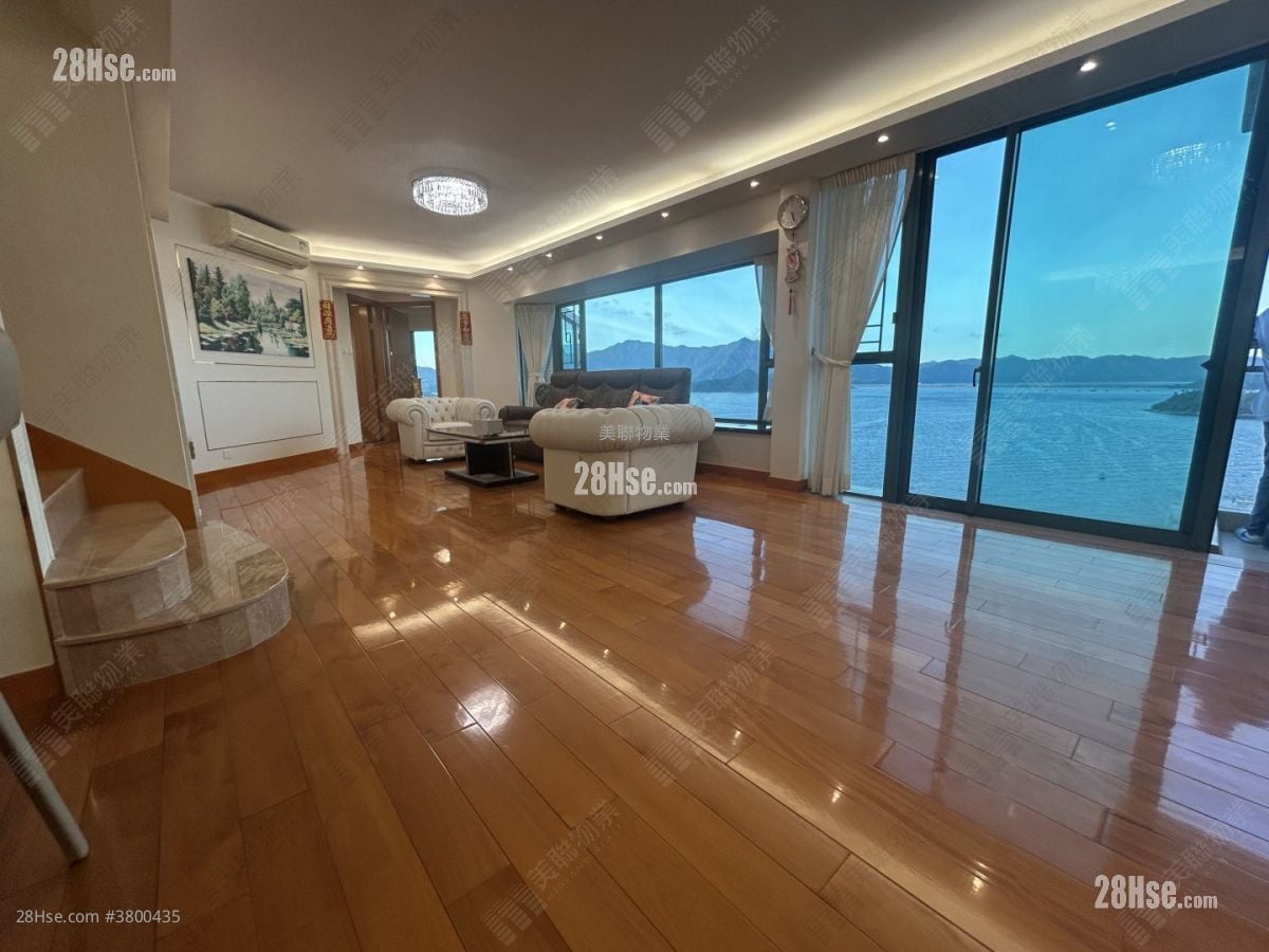 Villa Oceania Sell 5+ Bedrooms , 4 Bathrooms 1,955 ft²