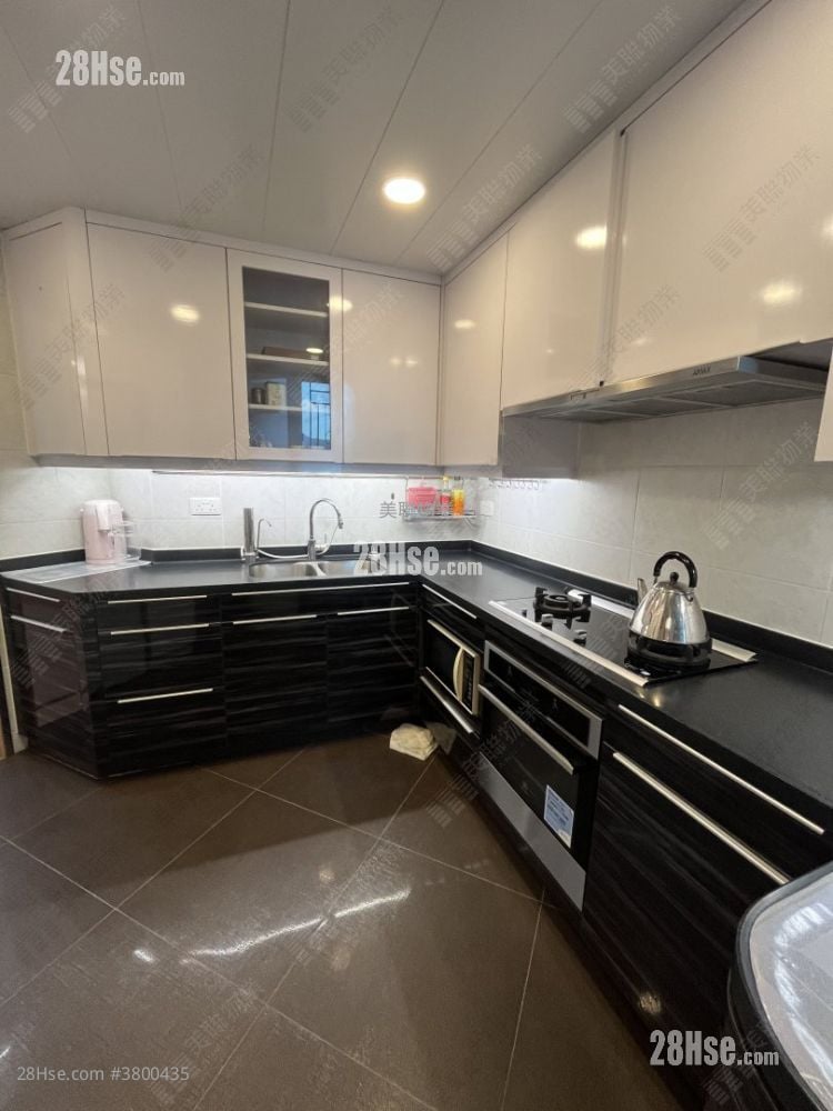 Villa Oceania Sell 5+ Bedrooms , 4 Bathrooms 1,955 ft²