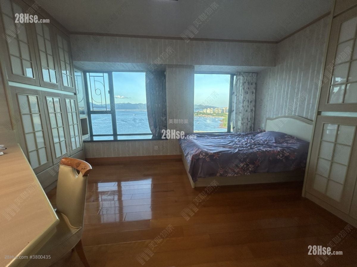 Villa Oceania Sell 5+ Bedrooms , 4 Bathrooms 1,955 ft²