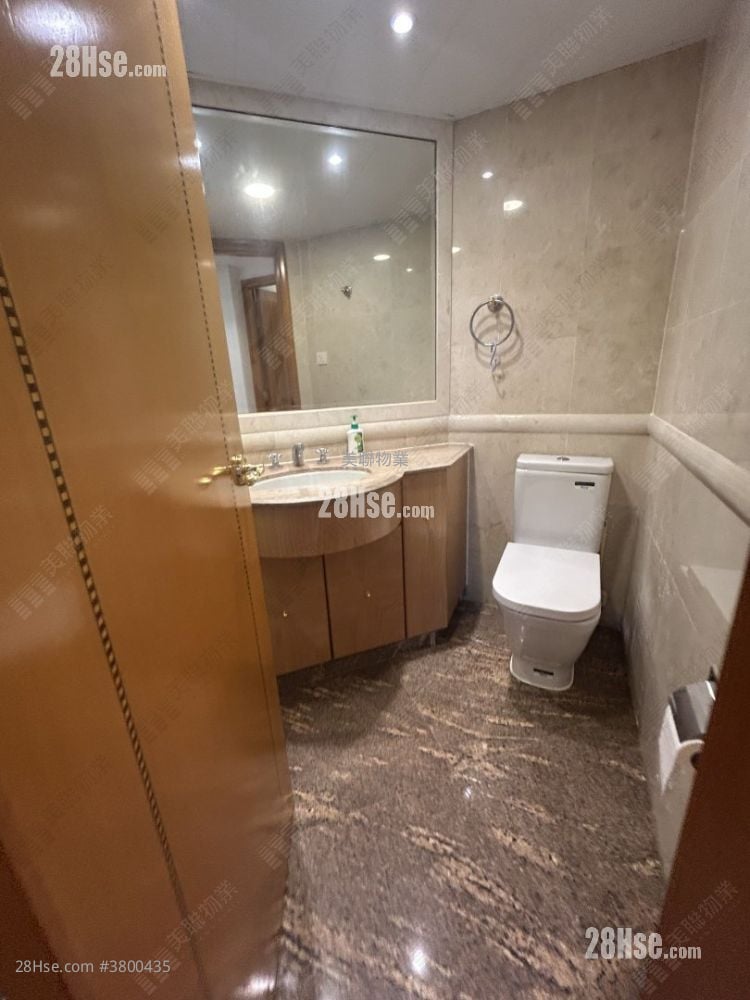 Villa Oceania Sell 5+ Bedrooms , 4 Bathrooms 1,955 ft²