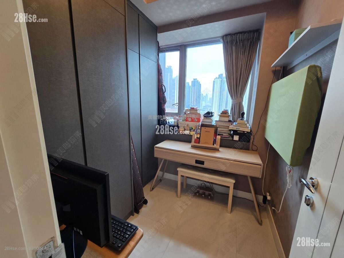 Manhattan Hill Sell 3 Bedrooms 888 ft²