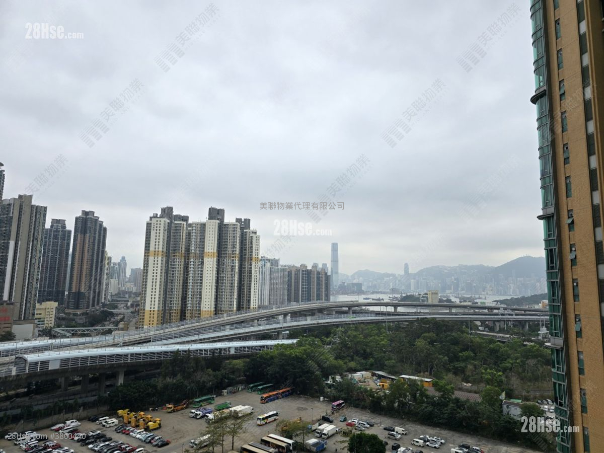 Manhattan Hill Sell 3 Bedrooms 888 ft²