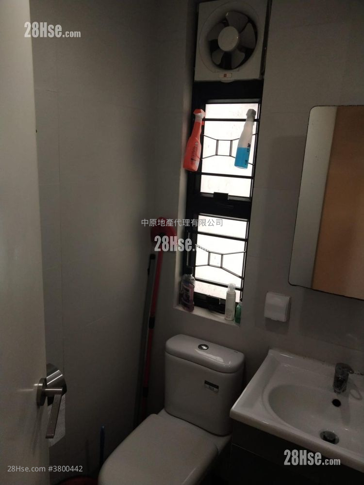 Luk Yeung Sun Chuen Sell 2 Bedrooms , 1 Bathroom 451 ft²