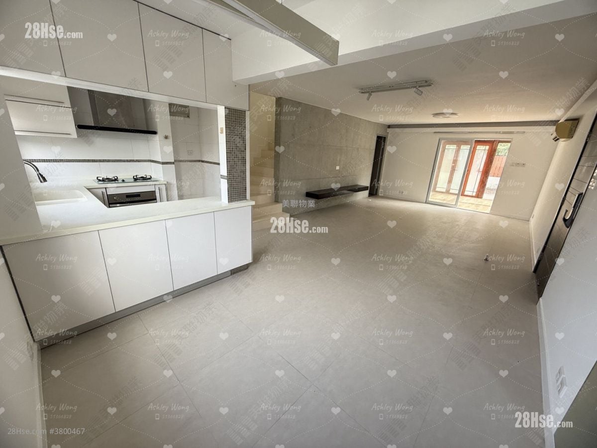 Fairview Park Sell 3 Bedrooms , 2 Bathrooms 1,035 ft²