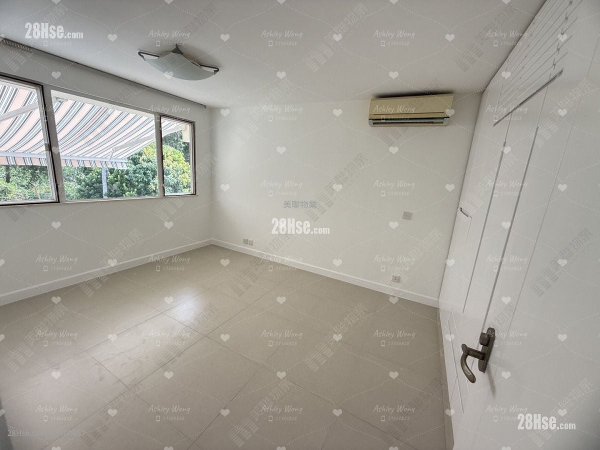 Fairview Park Sell 3 Bedrooms , 2 Bathrooms 1,035 ft²