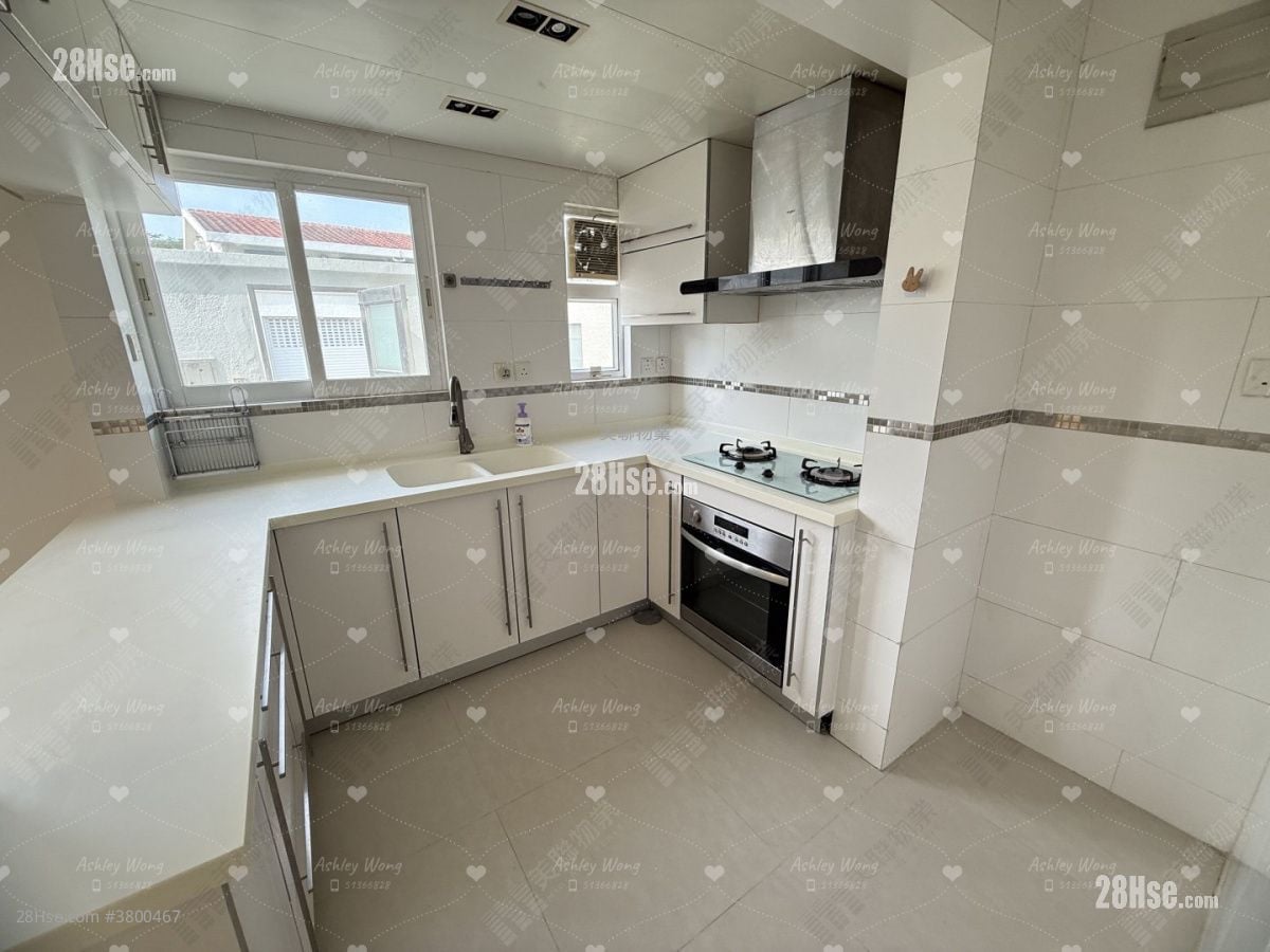 Fairview Park Sell 3 Bedrooms , 2 Bathrooms 1,035 ft²