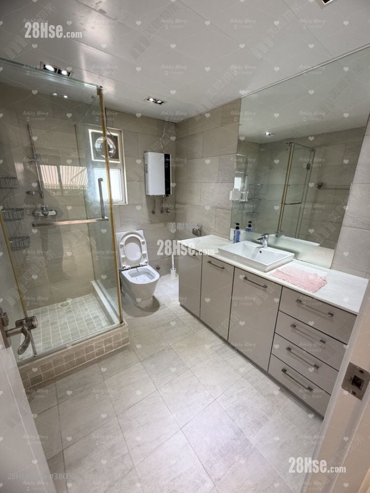 Fairview Park Sell 3 Bedrooms , 2 Bathrooms 1,035 ft²