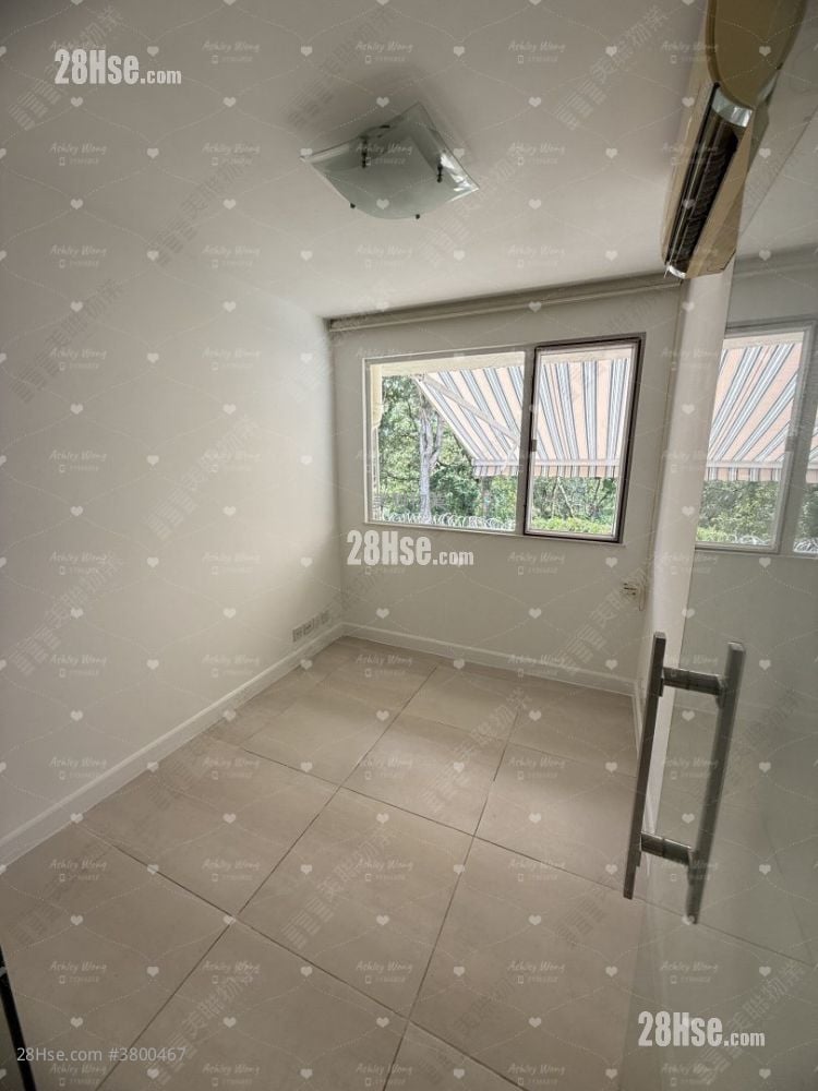 Fairview Park Sell 3 Bedrooms , 2 Bathrooms 1,035 ft²