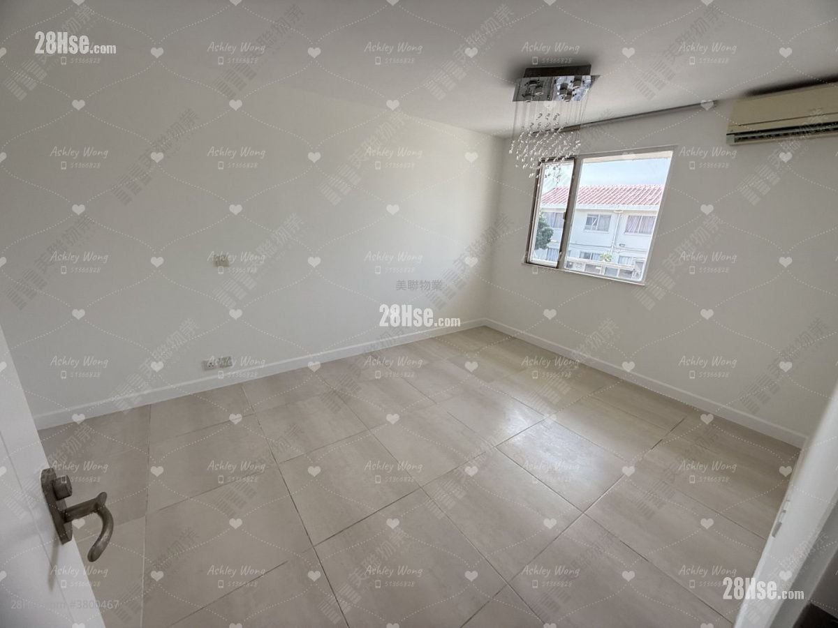 Fairview Park Sell 3 Bedrooms , 2 Bathrooms 1,035 ft²