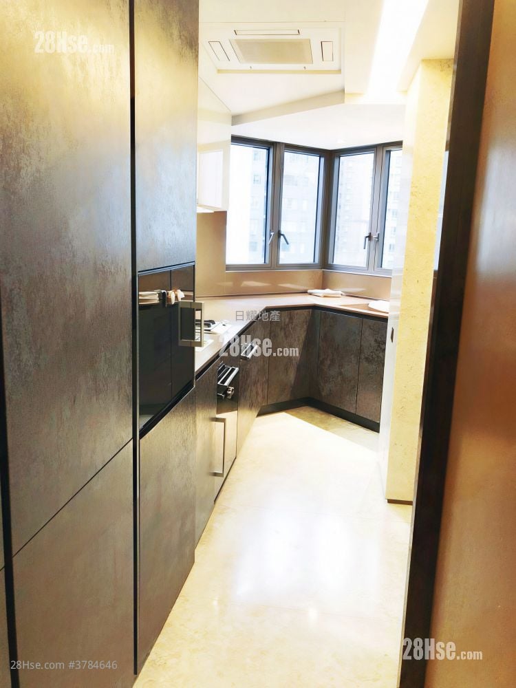 殷然 租盘 2 房 732 平方尺