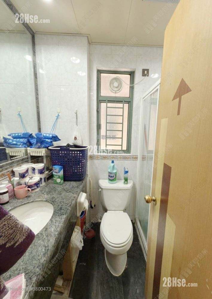 Woodland Crest Sell 3 Bedrooms , 2 Bathrooms 1,022 ft²