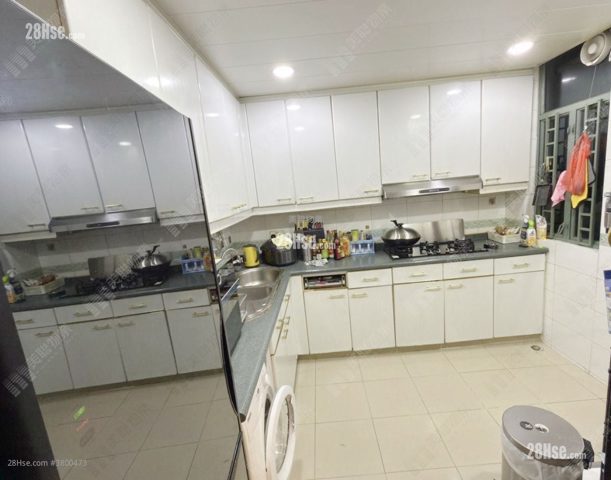 Woodland Crest Sell 3 Bedrooms , 2 Bathrooms 1,022 ft²